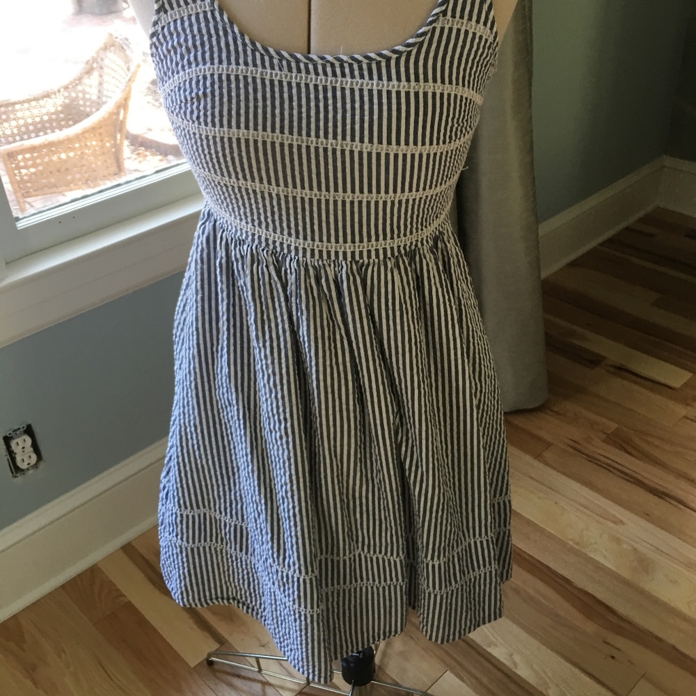 Old Navy Seersucker striped dress size XS - Picture 1 of 5